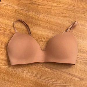 VS T-shirt lightly lined bra 34D